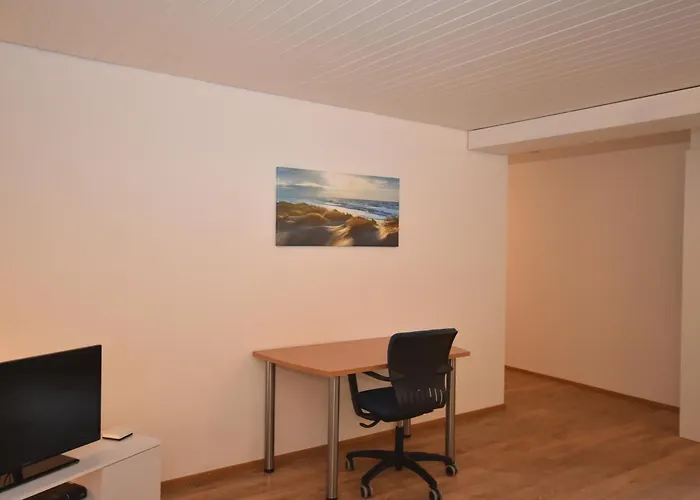 Centrally Located 2Br - Color 23